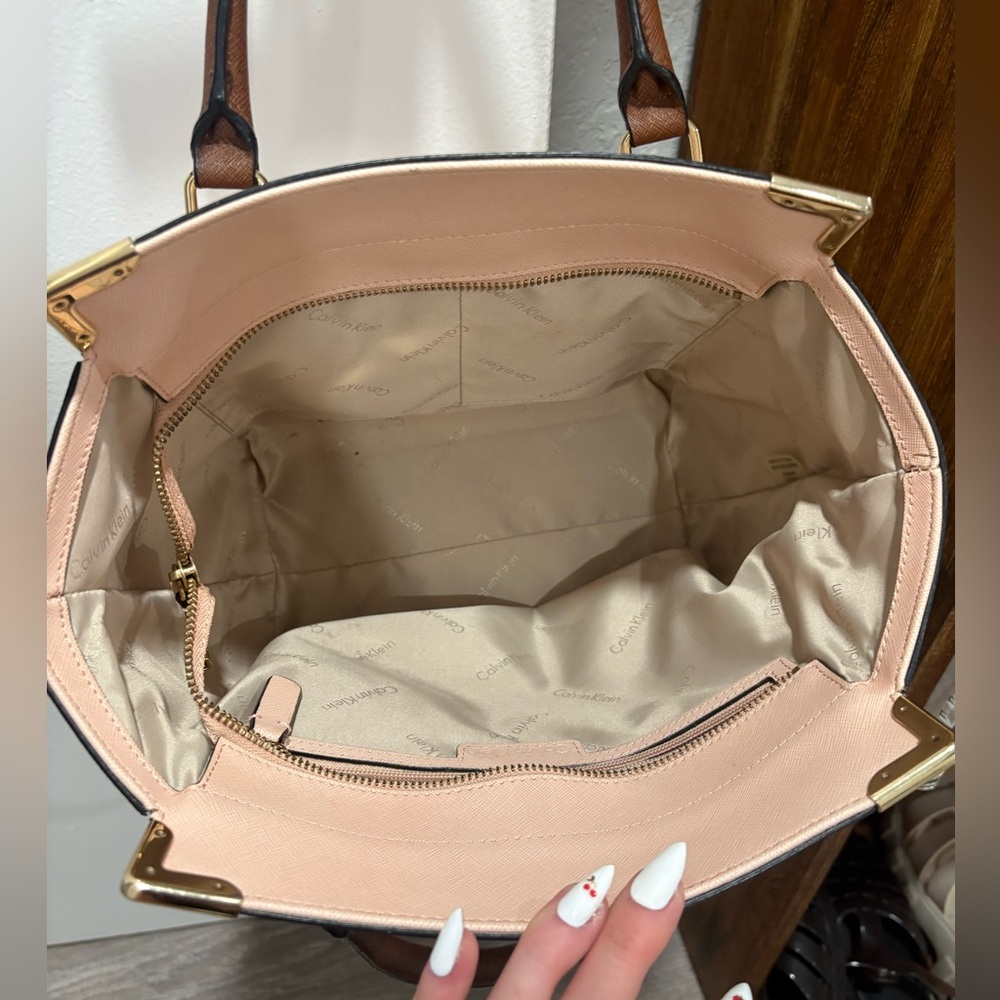 Large Calvin Klein Leather Purse Pink/White/Brown Shoulder Zip Bag - Picture 5 of 11